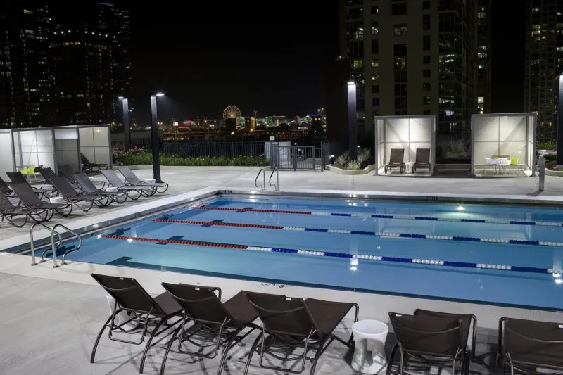 Aqua Apartments in Lakeshore East Chicago basketball court