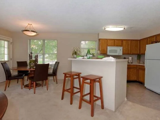 Brookdale Lakes Apartments