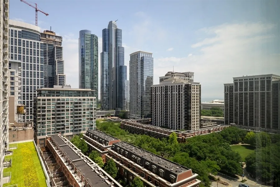 living room at 1407 On Michigan Apartments at 1407 South Michigan Ave