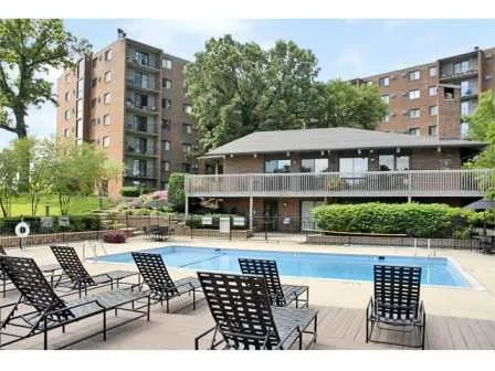 701 Royal Saint George Apartments