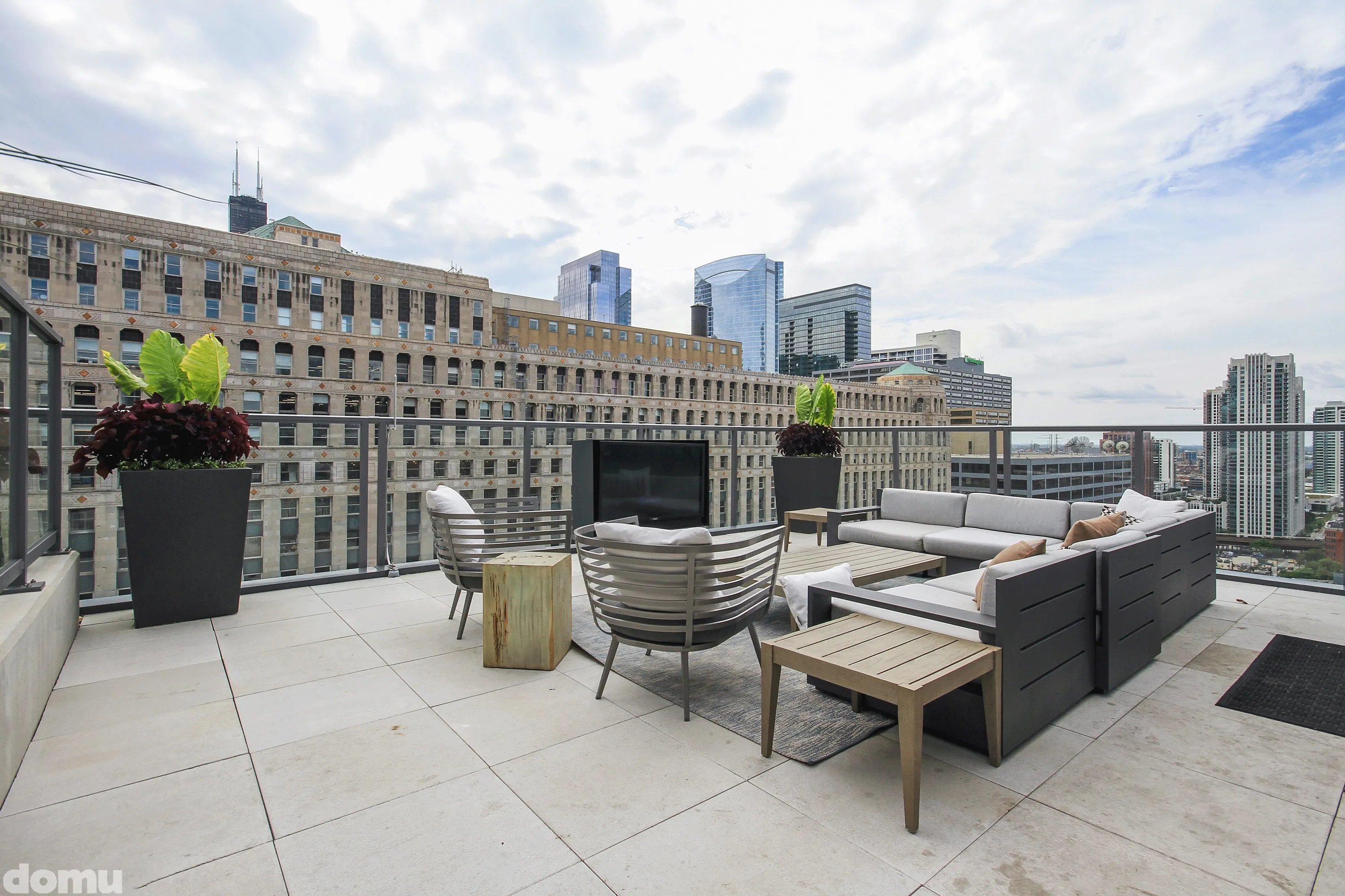 Hubbard221 Apartments