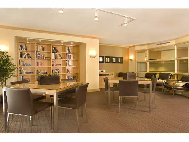 tower view of 180 North Jefferson Apartments in the West Loop Chicago