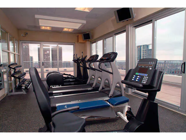 tower view of 180 North Jefferson Apartments in the West Loop Chicago