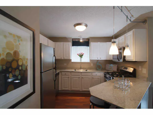 tower view of 180 North Jefferson Apartments in the West Loop Chicago