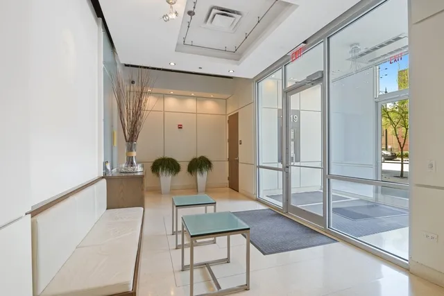 1819 S Michigan Apartments