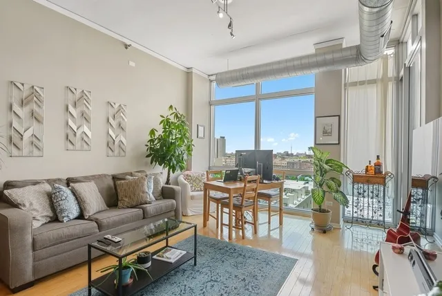 1819 S Michigan Apartments