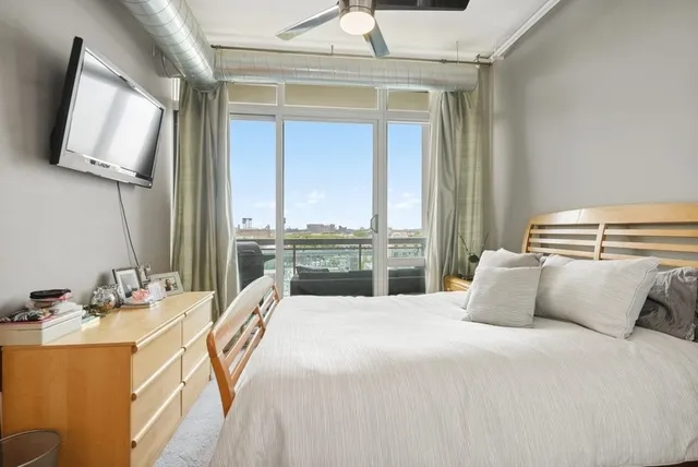 1819 S Michigan Apartments