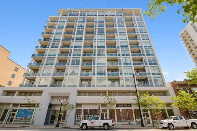 1819 S Michigan Apartments