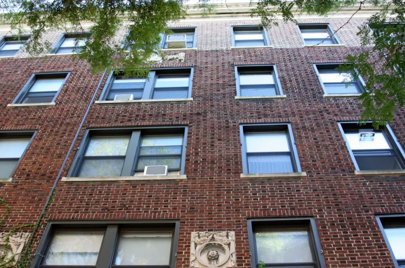 brick vintage exterior of Granada Apartments in Lincoln Park Chicago