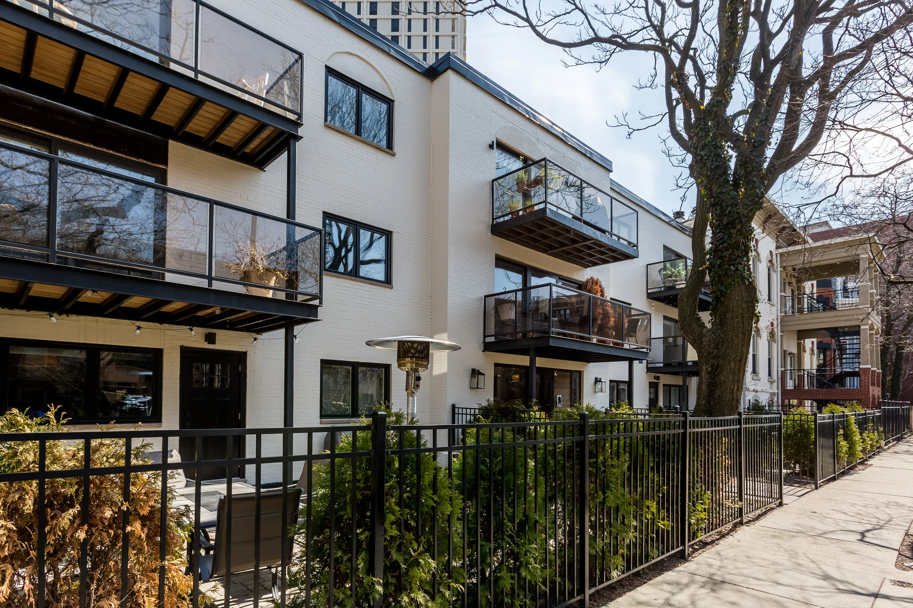 Exterior of 1955 N Lincoln