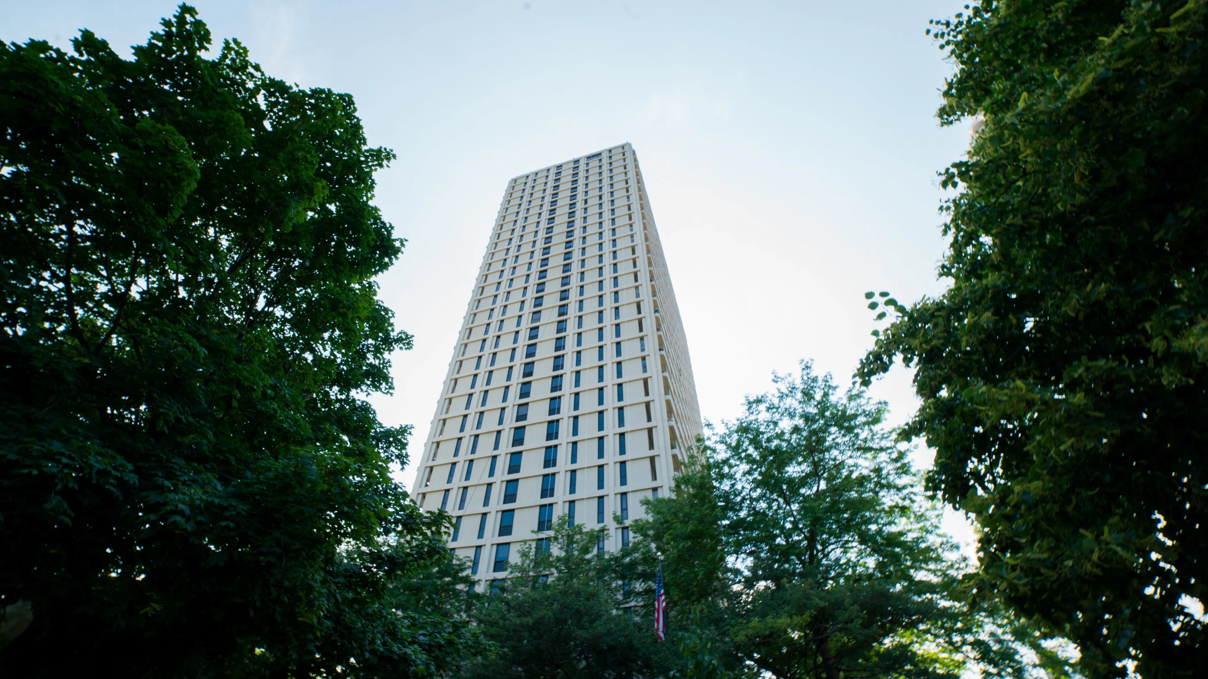 1960 N Lincoln Park West Apartments