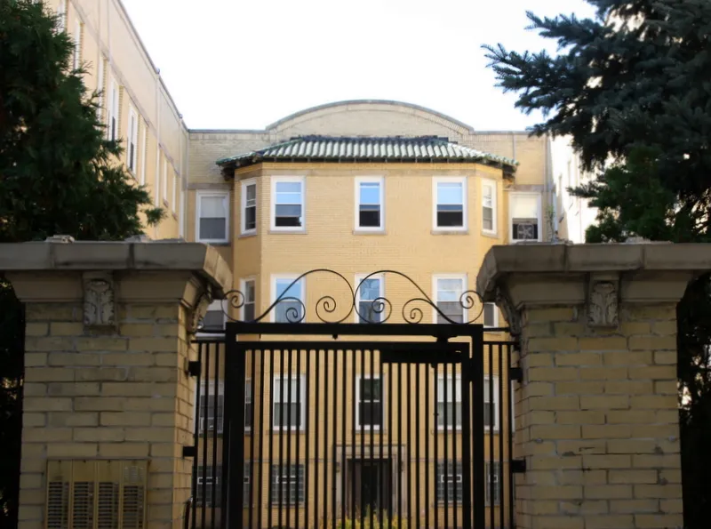 6526 - 6540 N LAKEWOOD AVE 60626-Loyola Gardens-Chicago-IL