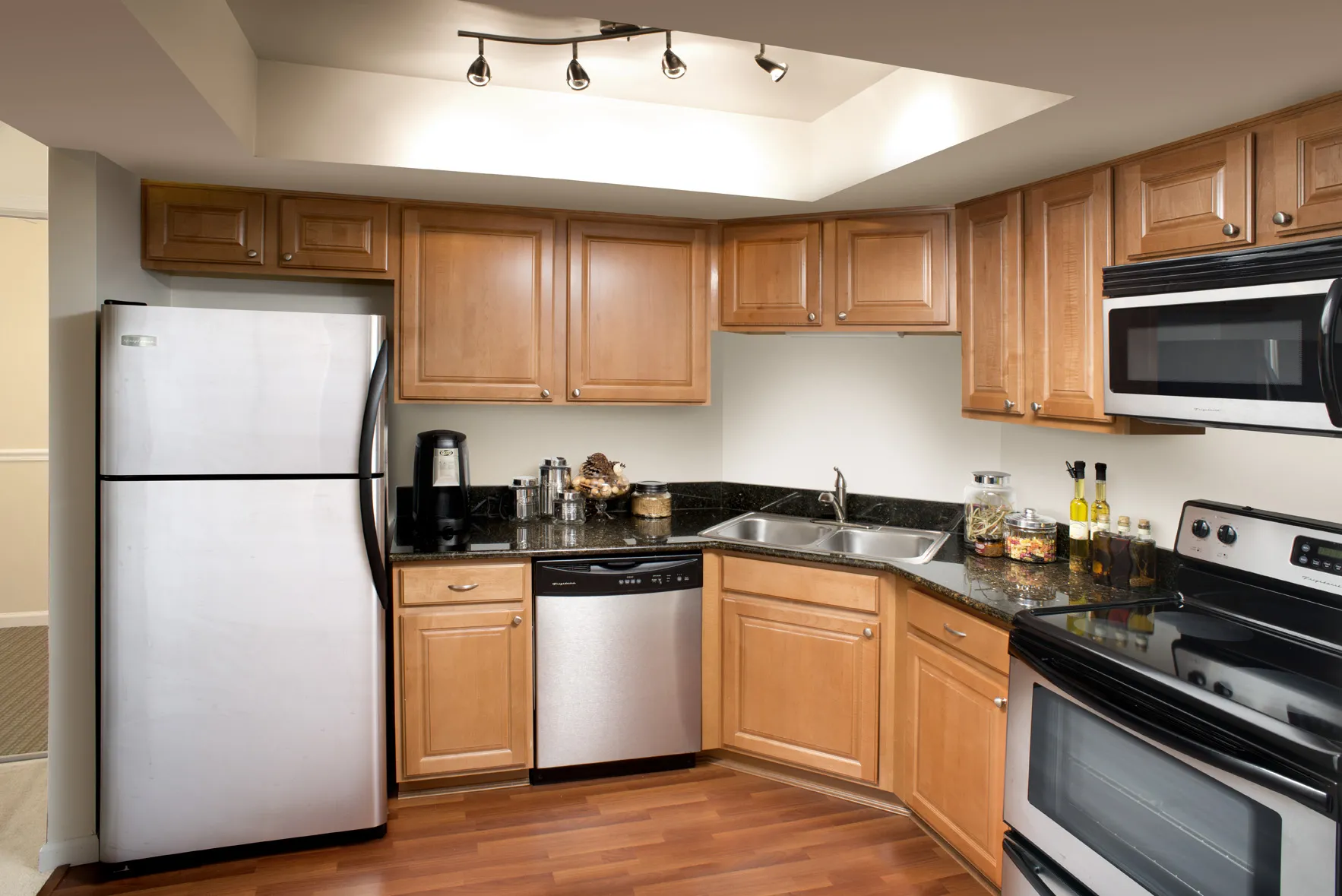 1 bedroom unit kitchen at Versailles on the Lakes Oakbrook Apartments 