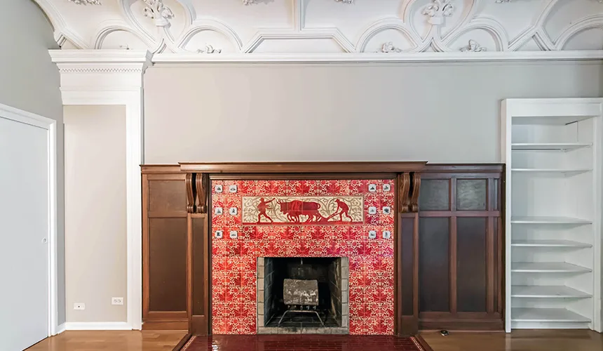 street entrance of Reside on Wellington Apartments in Lakeview Chicago