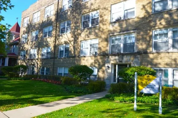 view along side of 4151-57 W Cullom/ 4248-58 N Kevdale aprtments in Chicago