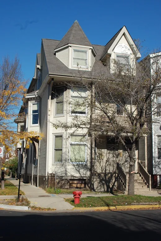1324 W ADDISON ST 60613-Addison-Wayne Apartments-unit#02-Chicago-IL