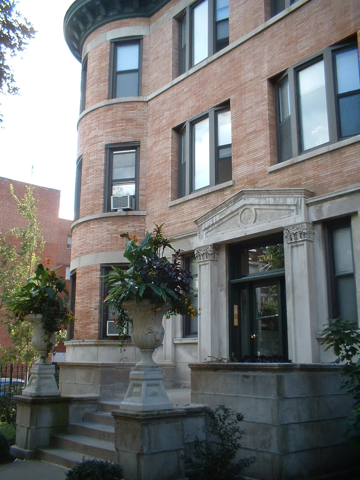 5700 N WINTHROP AVE 60660-5700-unit#01-Chicago-IL