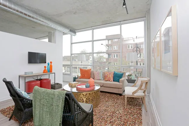 white kitchen at 1819 Lofts in Wicker Park Chicago