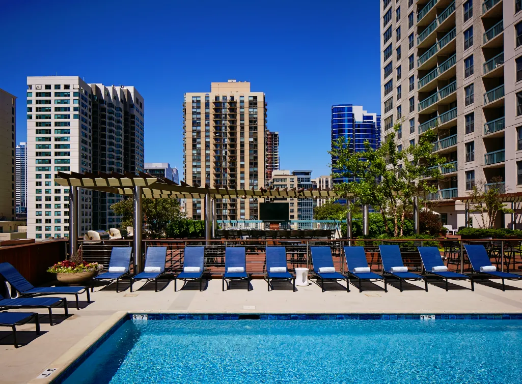 model living room with furnishings at One Superior Place Apartments