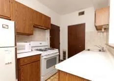 1307 West Addison Apartments