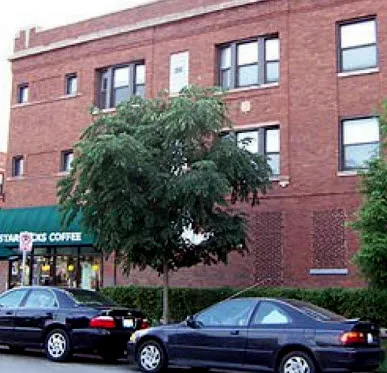 1900-1906 W Montrose Apartments