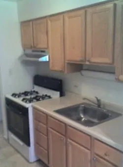 5534 N Kenmore Apartments