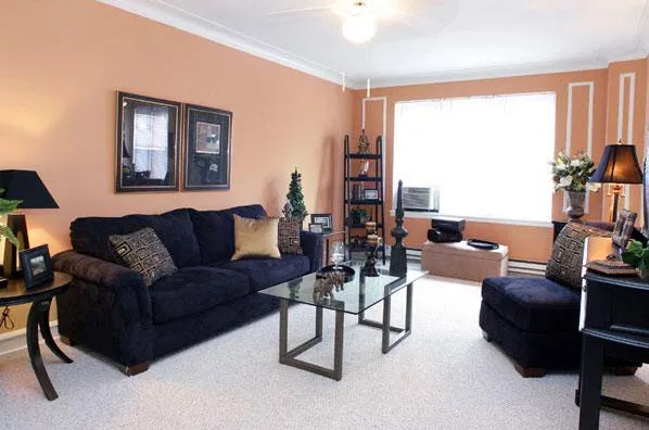 exterior view of Scholars Corner Apartments in Hyde Park Chicago