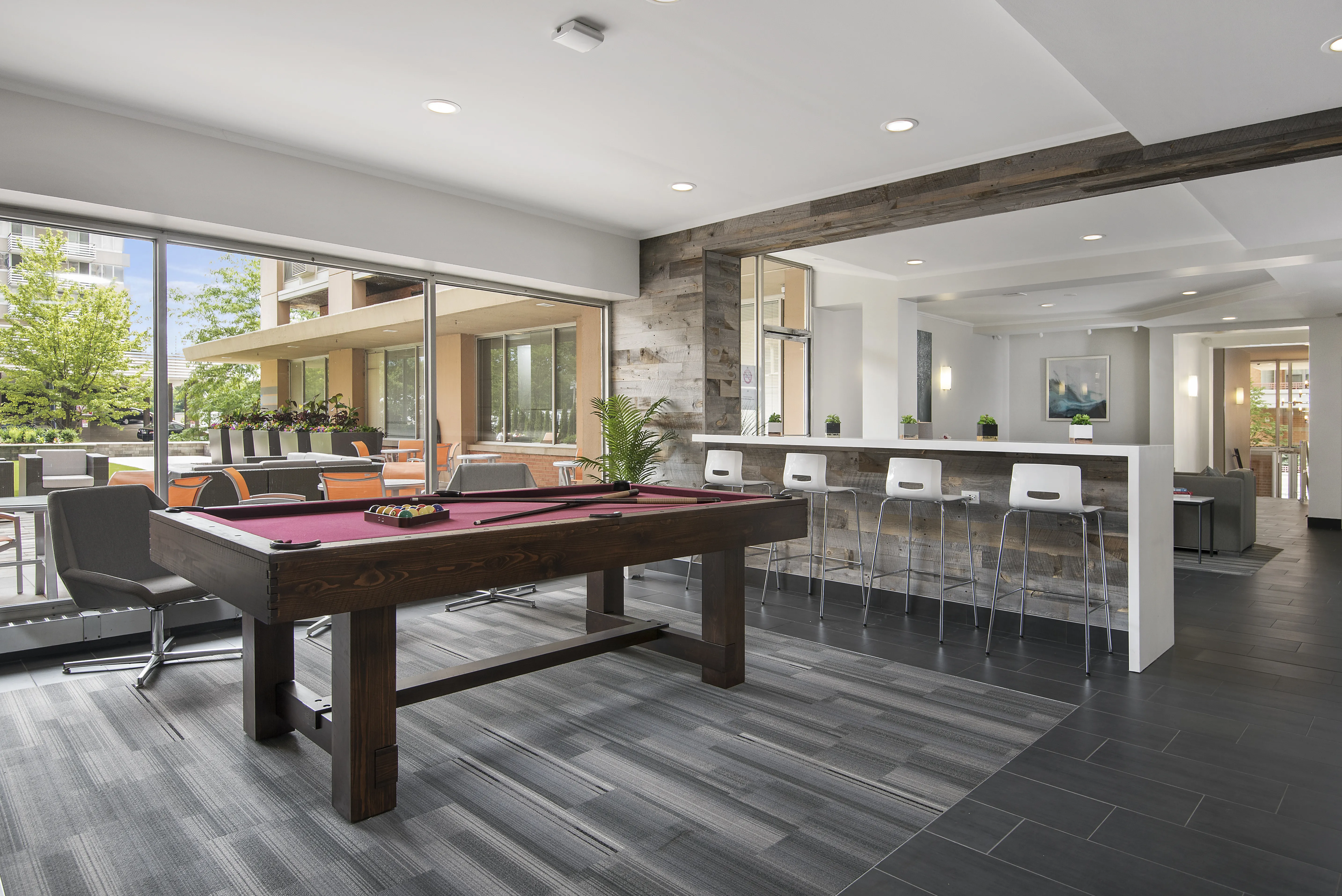 The Bryn Apartments in Edgewater, Chicago