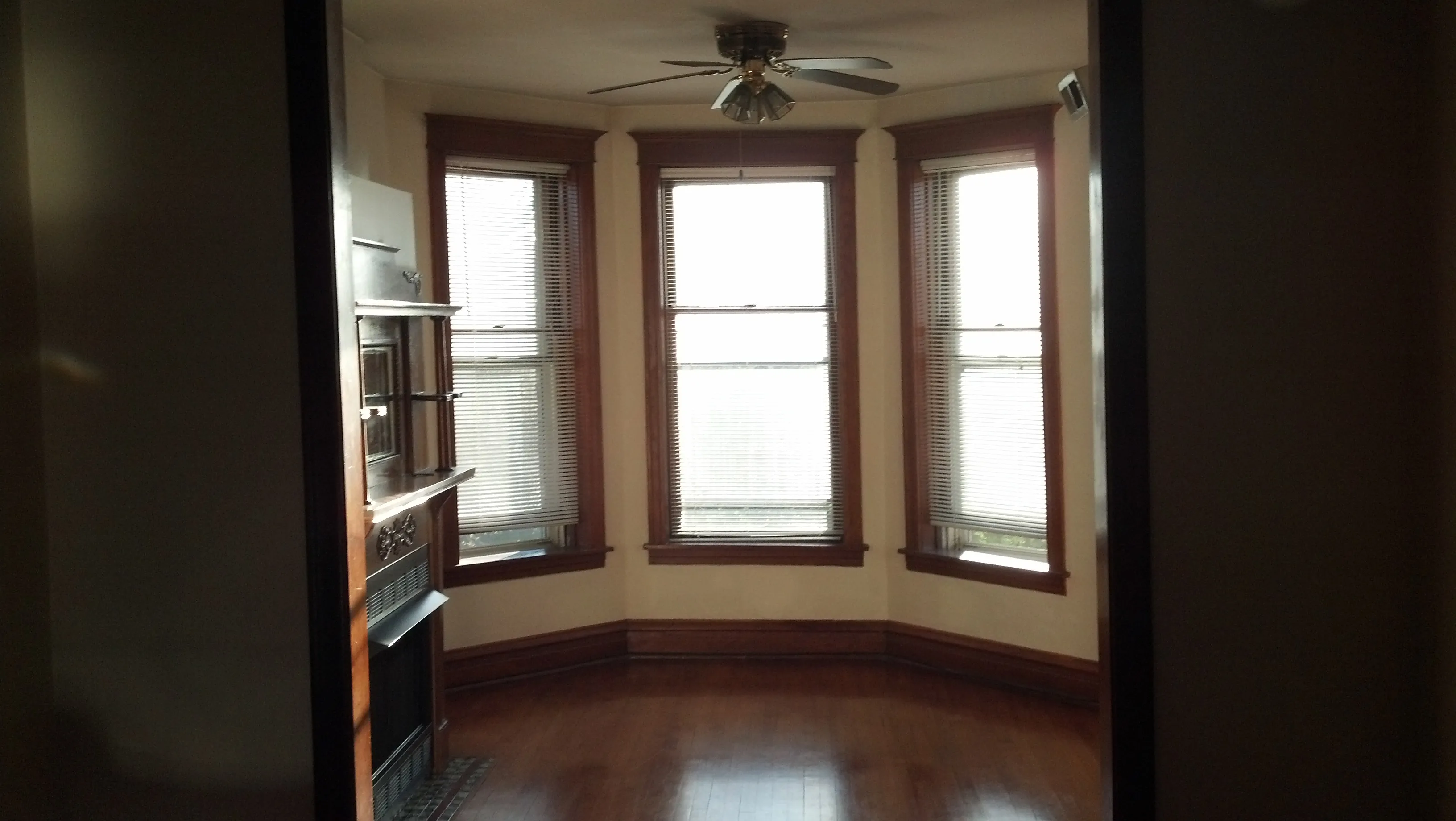 2143 N OAKLEY AVE 60641-unit#02-Chicago-IL