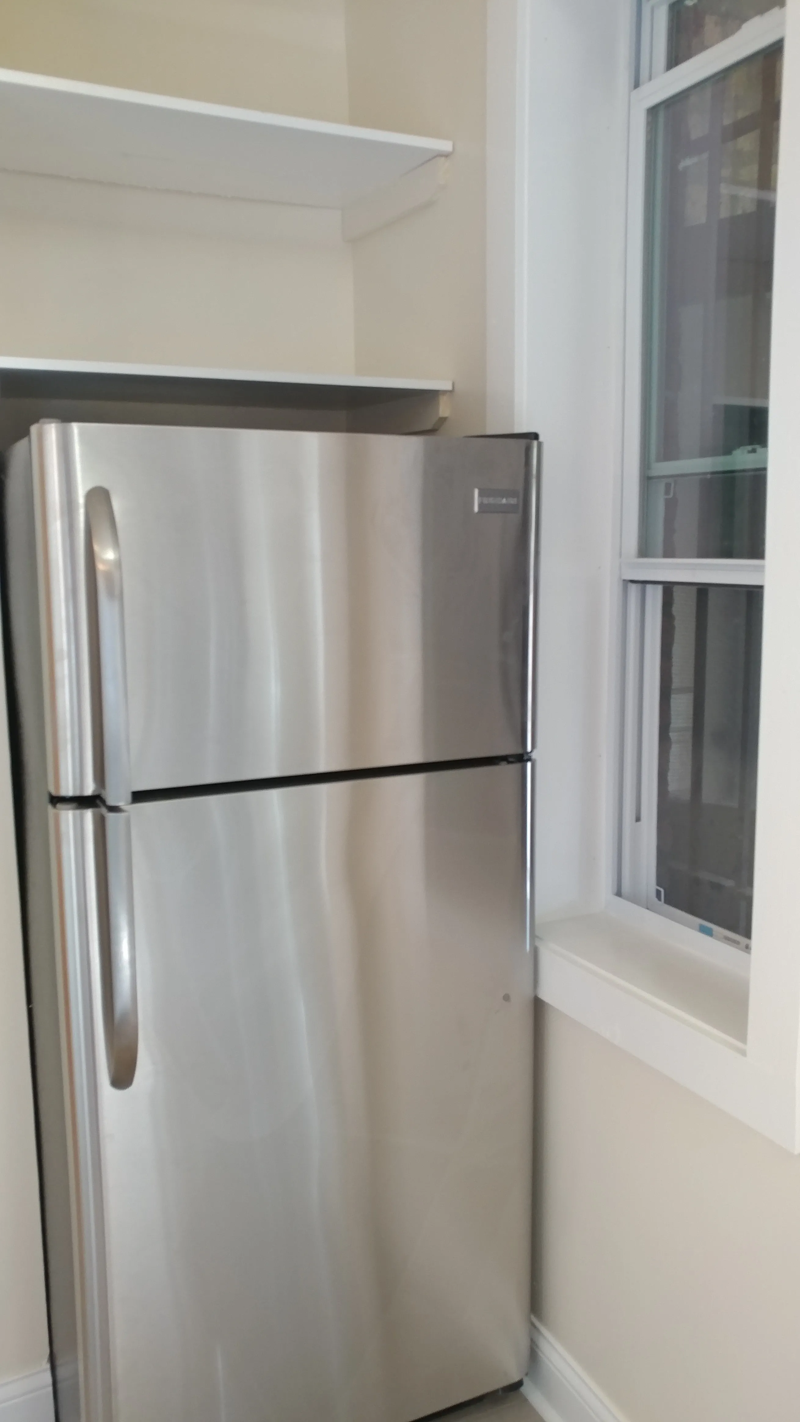 front facade of 2500 North Kedzie Apartments in Logan Square