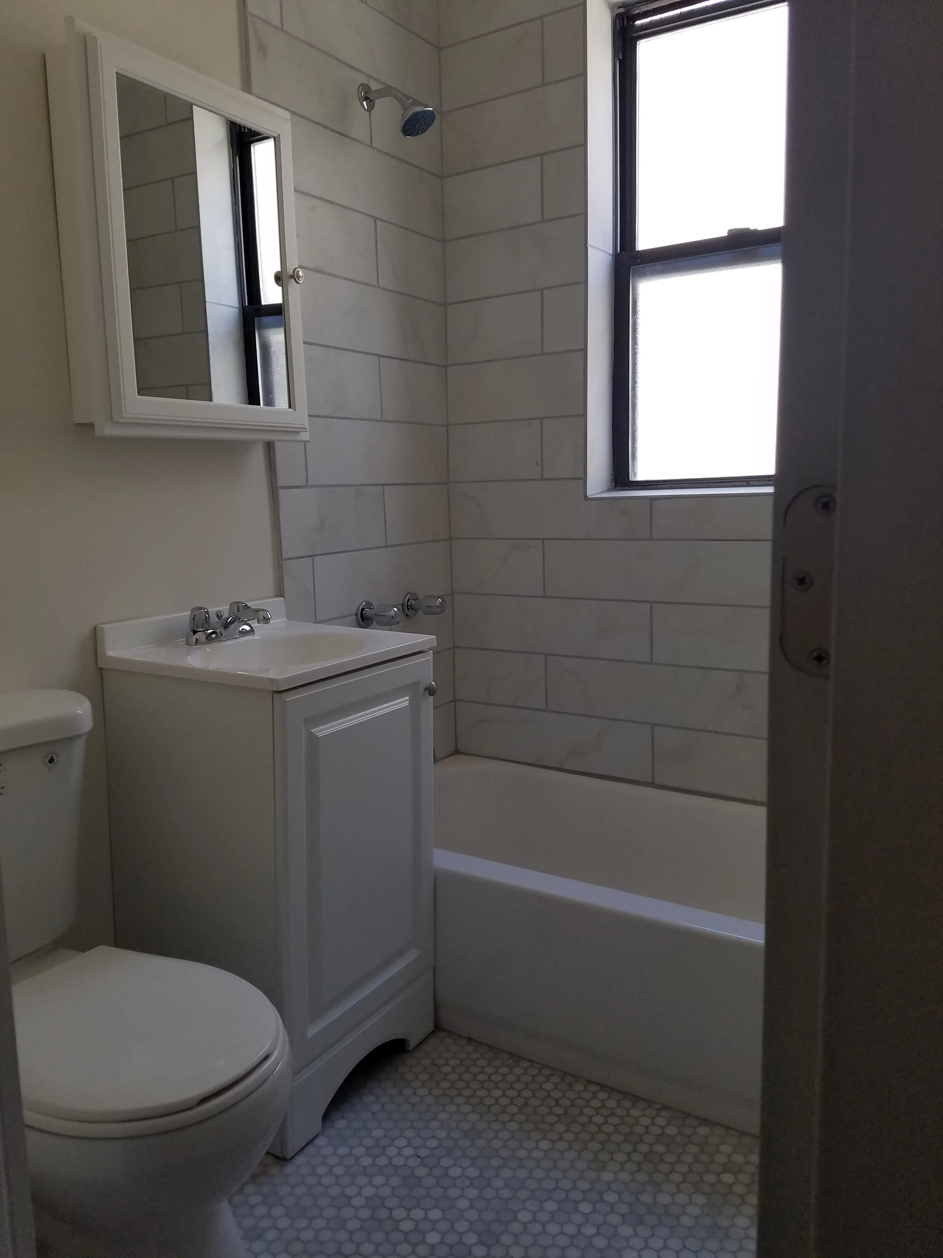 839 W SHERIDAN RD 60613-T.F.B. Management -unit#0103-Chicago-IL