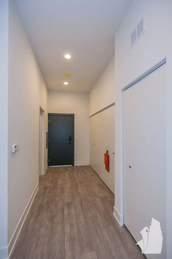 853 North Larrabee Apartments