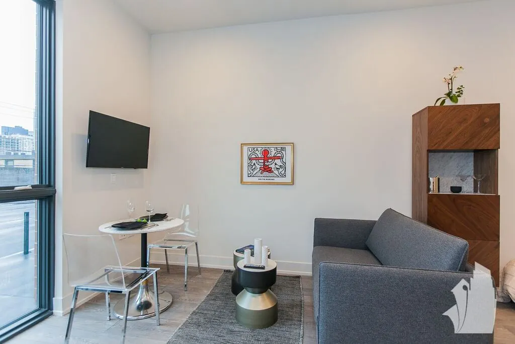 853 North Larrabee Apartments