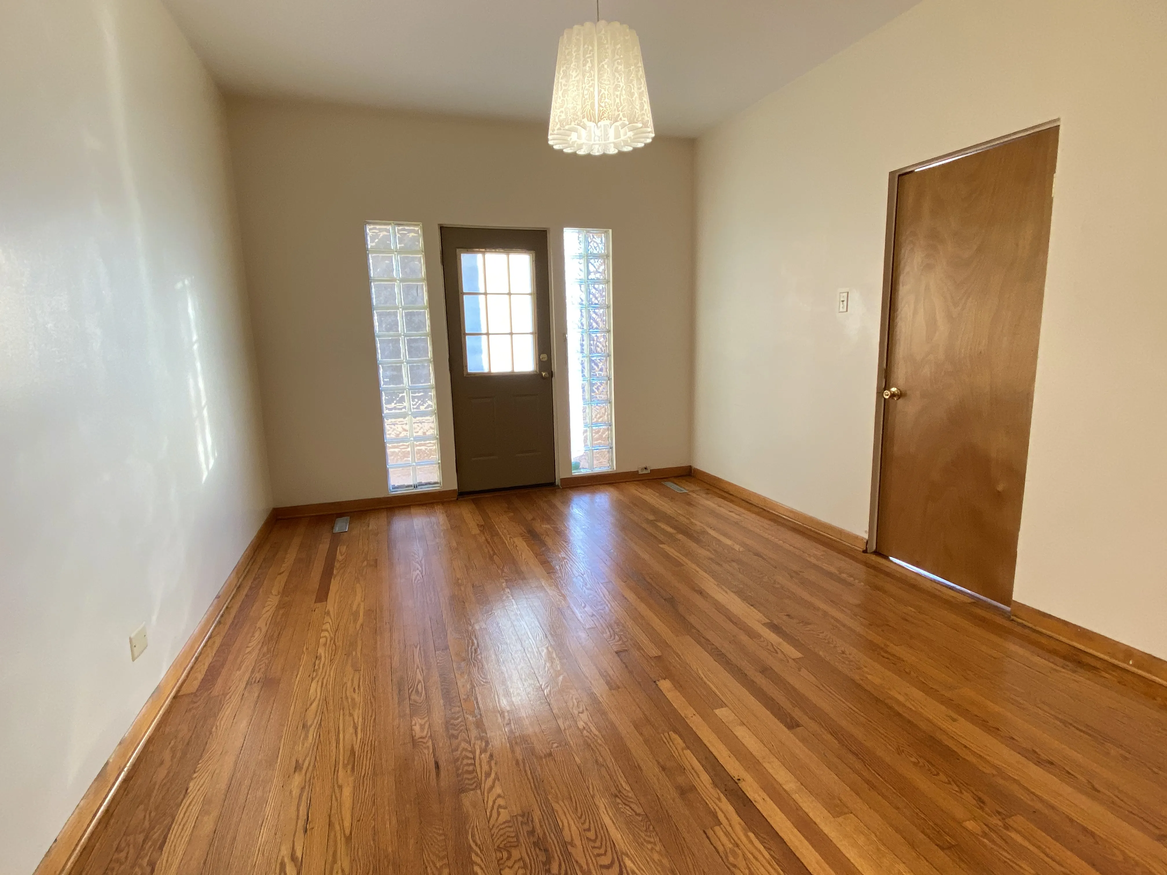 940 W WINDSOR AVE 60640-unit#1-Chicago-IL