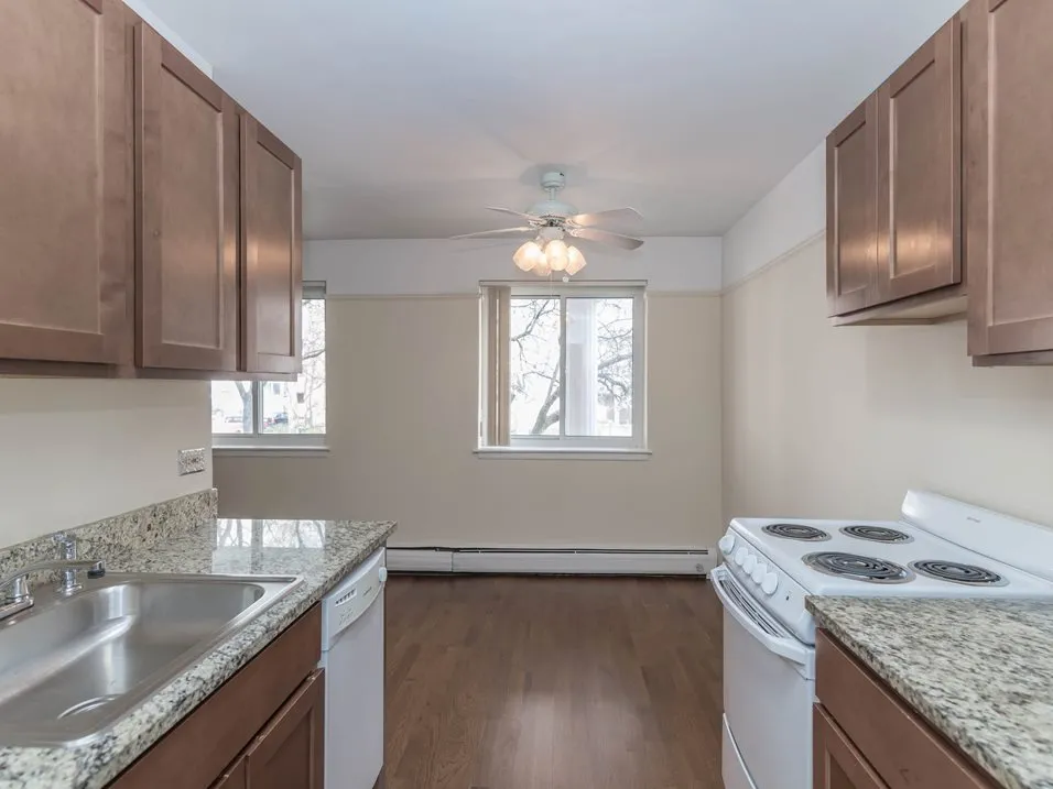 Winthrop Place Apartments for Rent Chicago Domu