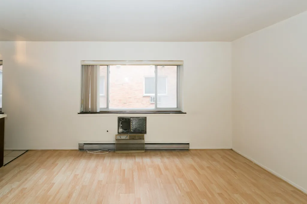 3825 N PINE GROVE AVE 60613-unit#219-Chicago-IL