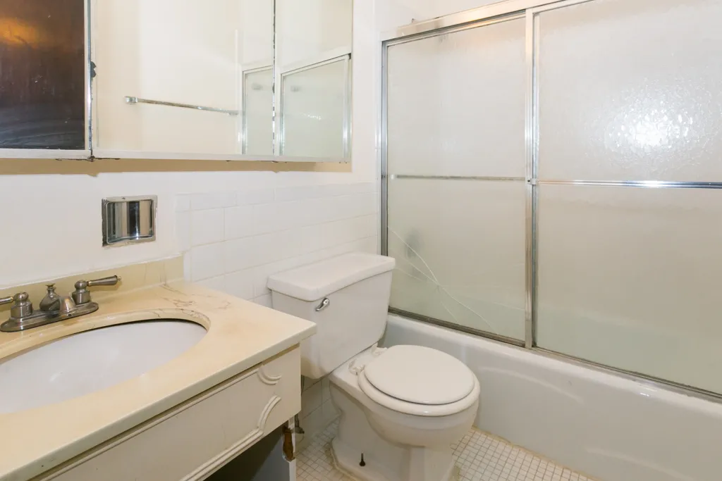 3825 N PINE GROVE AVE 60613-unit#219-Chicago-IL