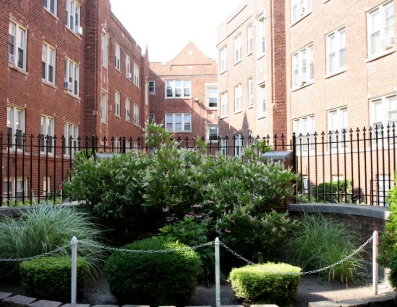 1320 W ESTES AVE 60626-Patricia Gardens-Chicago-IL