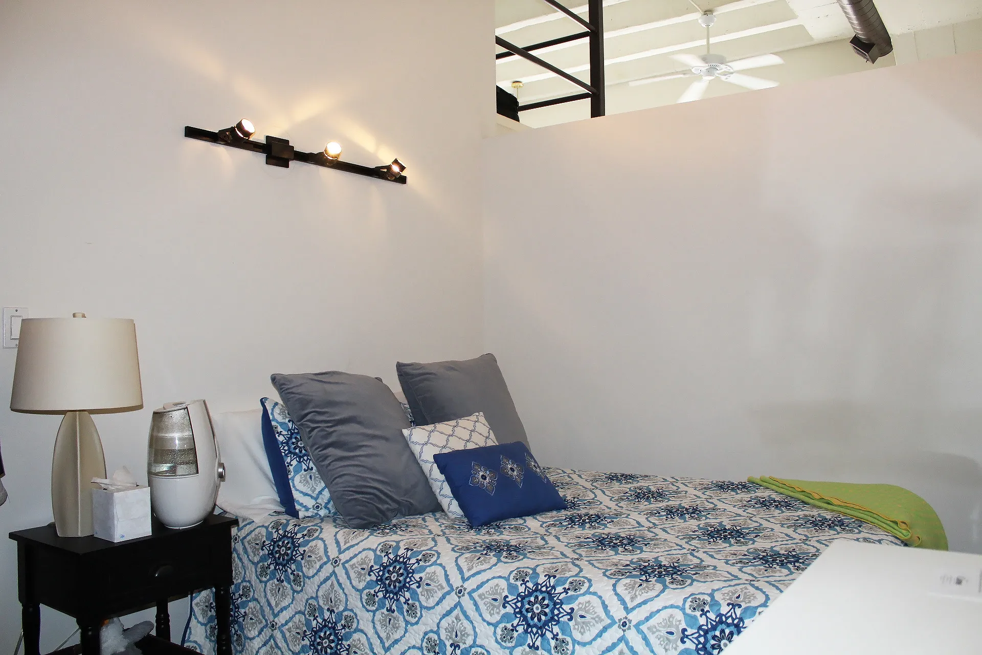 999 W WOLFRAM ST 60657-The Sheffield Lofts-unit#209-Chicago-IL