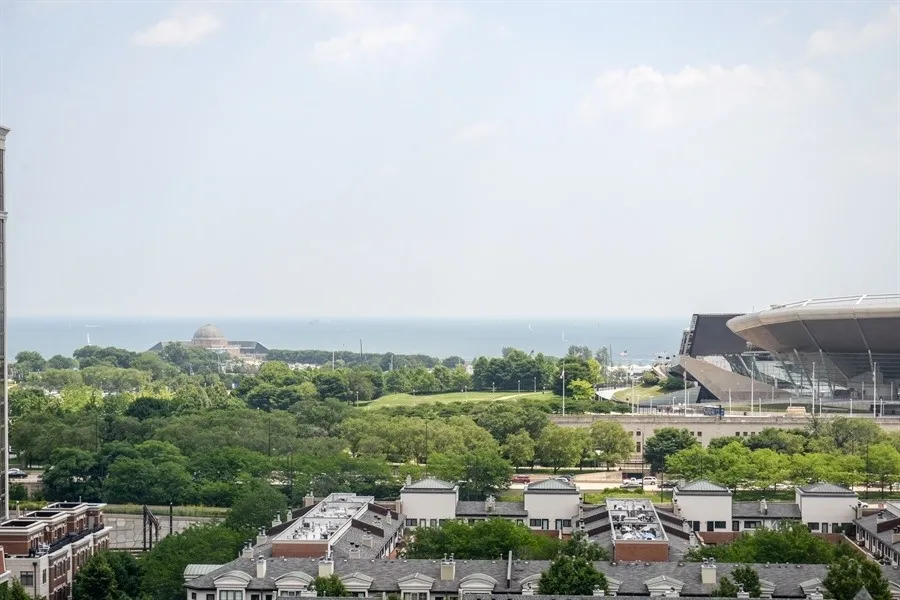 living room at 1407 On Michigan Apartments at 1407 South Michigan Ave