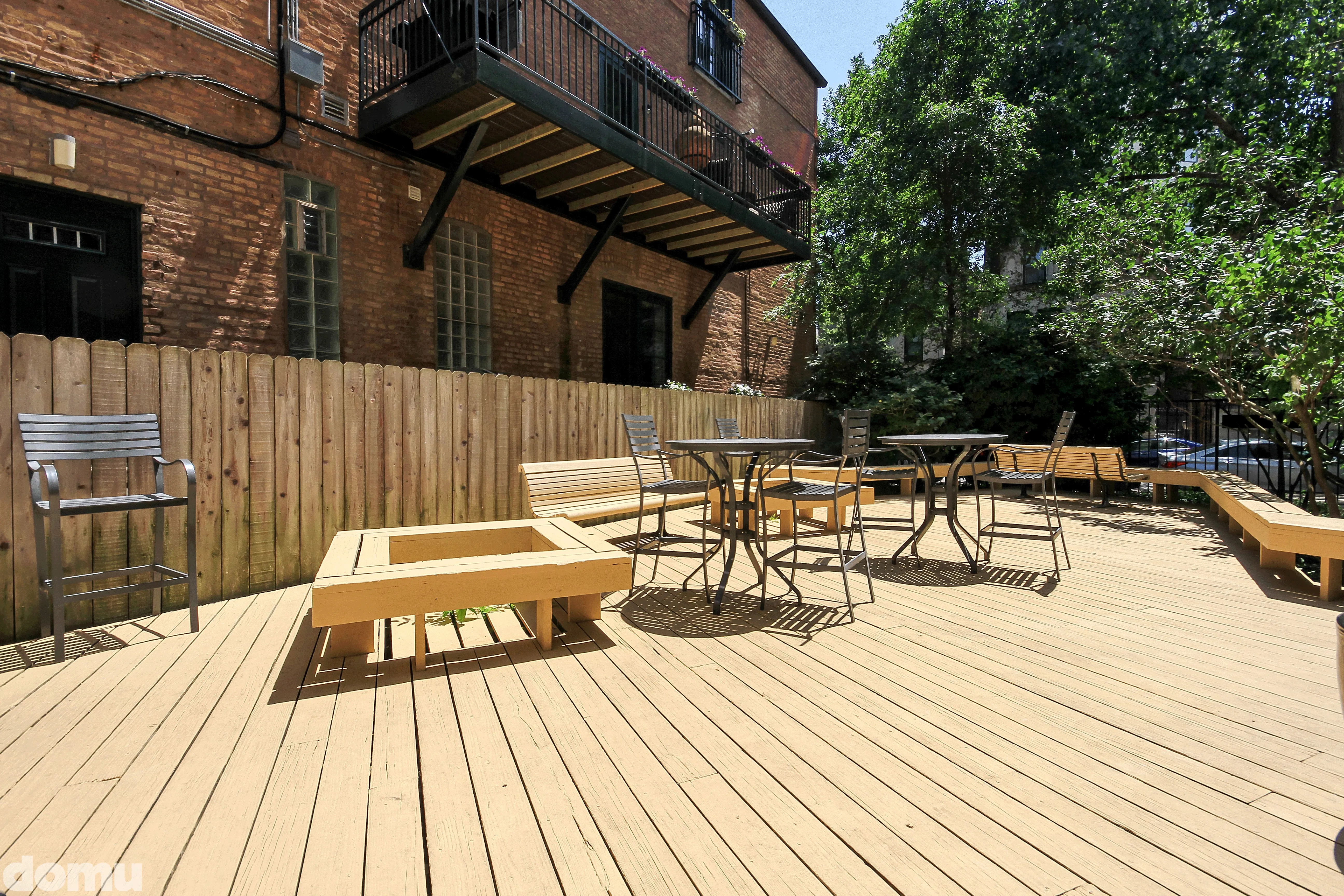 dining room and kitchen at The Kent Apartments in Lincoln Park Chicago