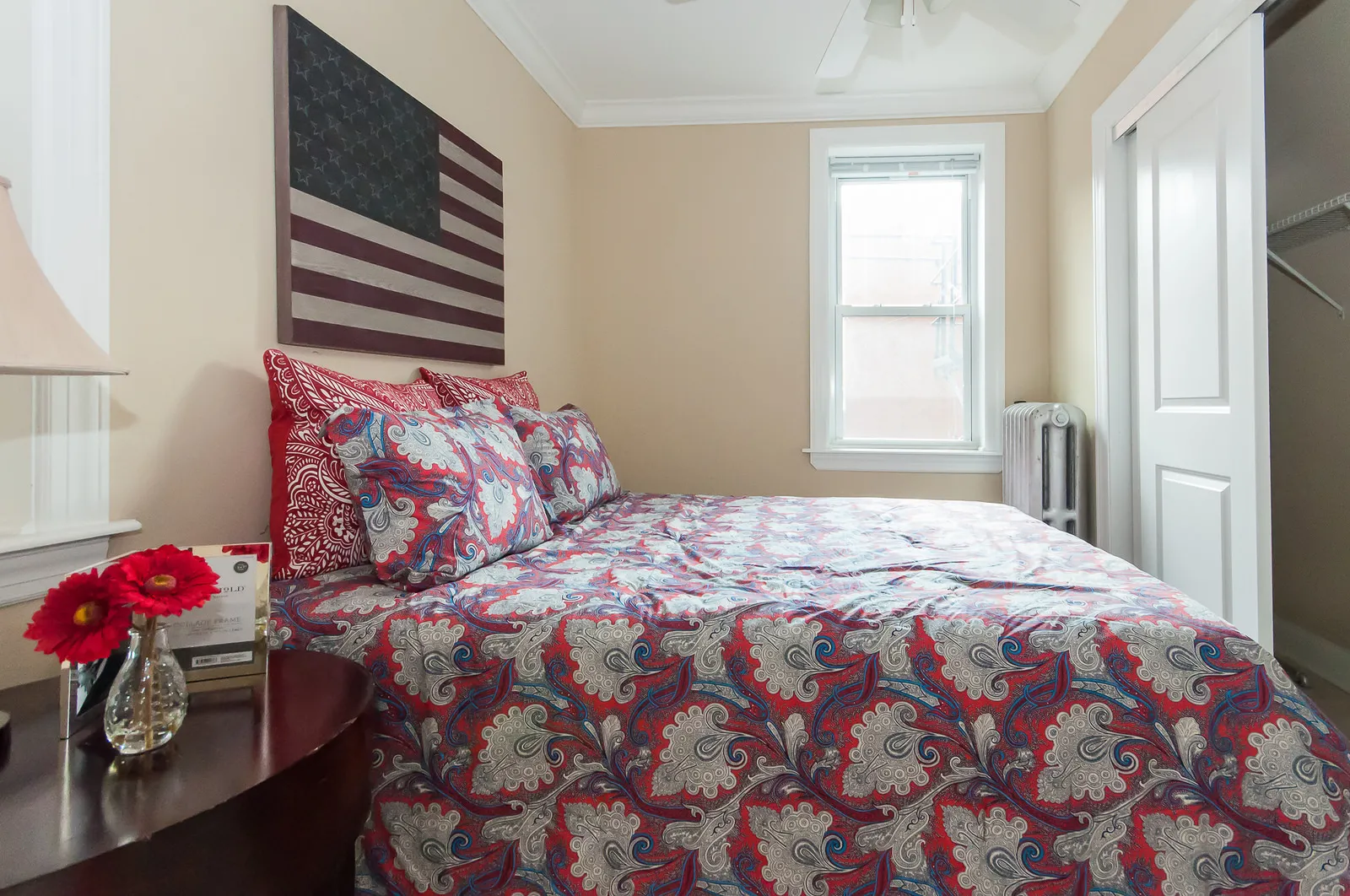 furnished and deorated unit at 839 W. Diversey Apartments in Chicago