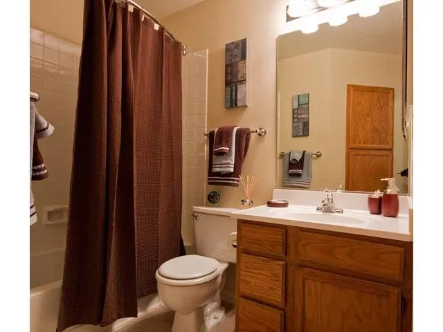 Brookdale Lakes Apartments