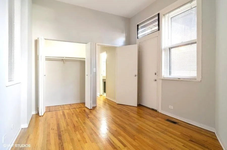 2300 North Clark Apartments