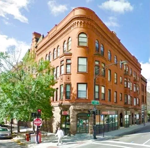 2300 North Clark Apartments