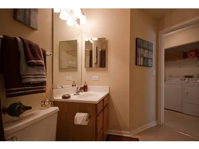 Brookdale Lakes Apartments