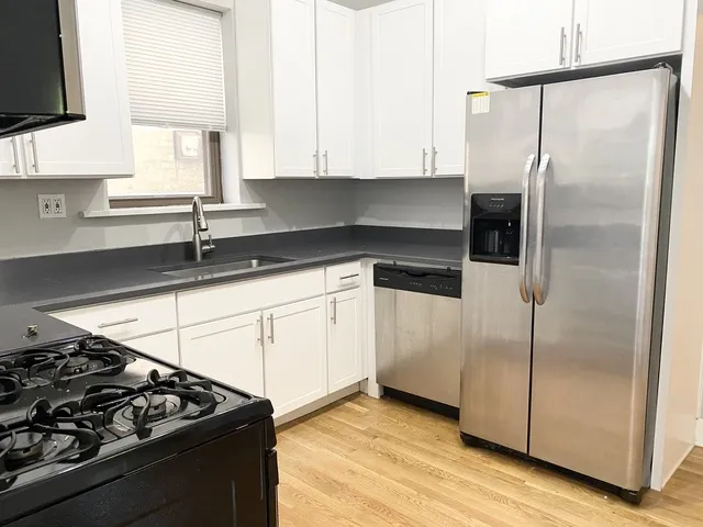 2425 N Geneva Apartments