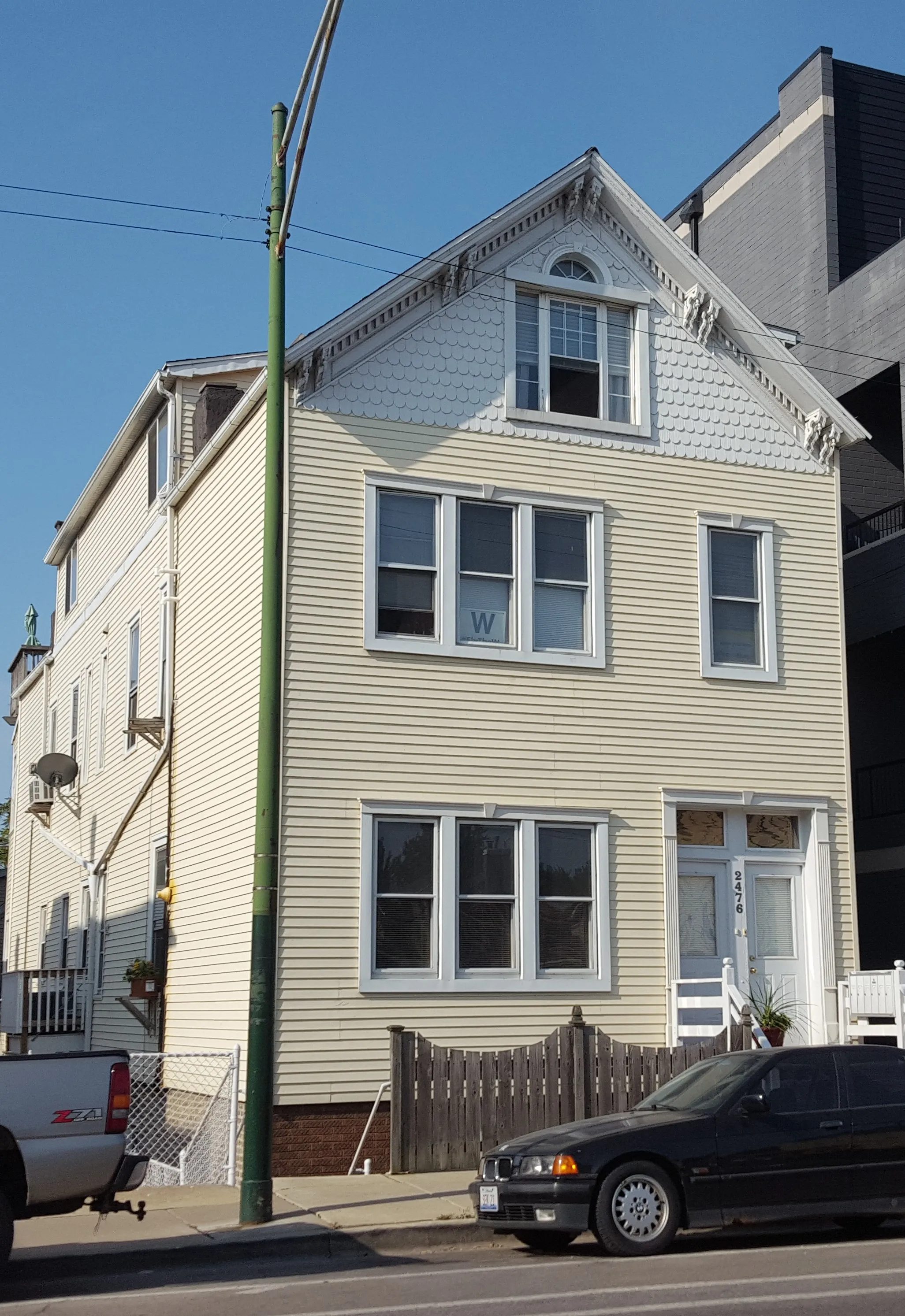 2476 N Clybourn Ave 60614-unit#1F-Chicago-IL