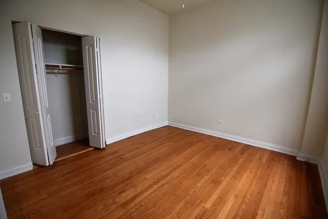 2548 North Burling Apartments