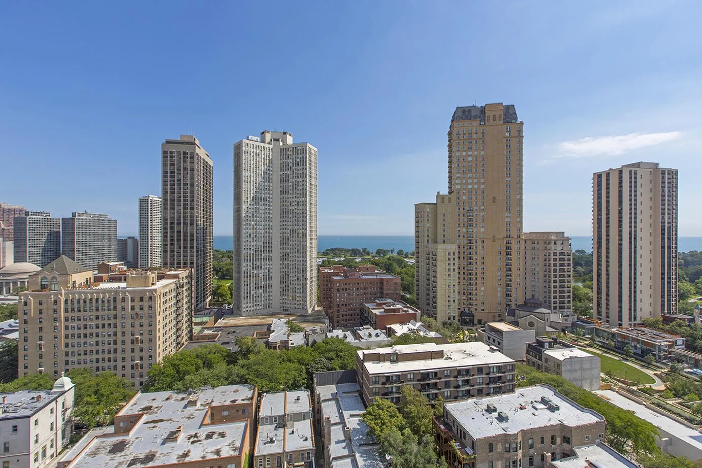 lobby exterior view at 2555 N. Clark Apartments in Lincoln Park Chicago
